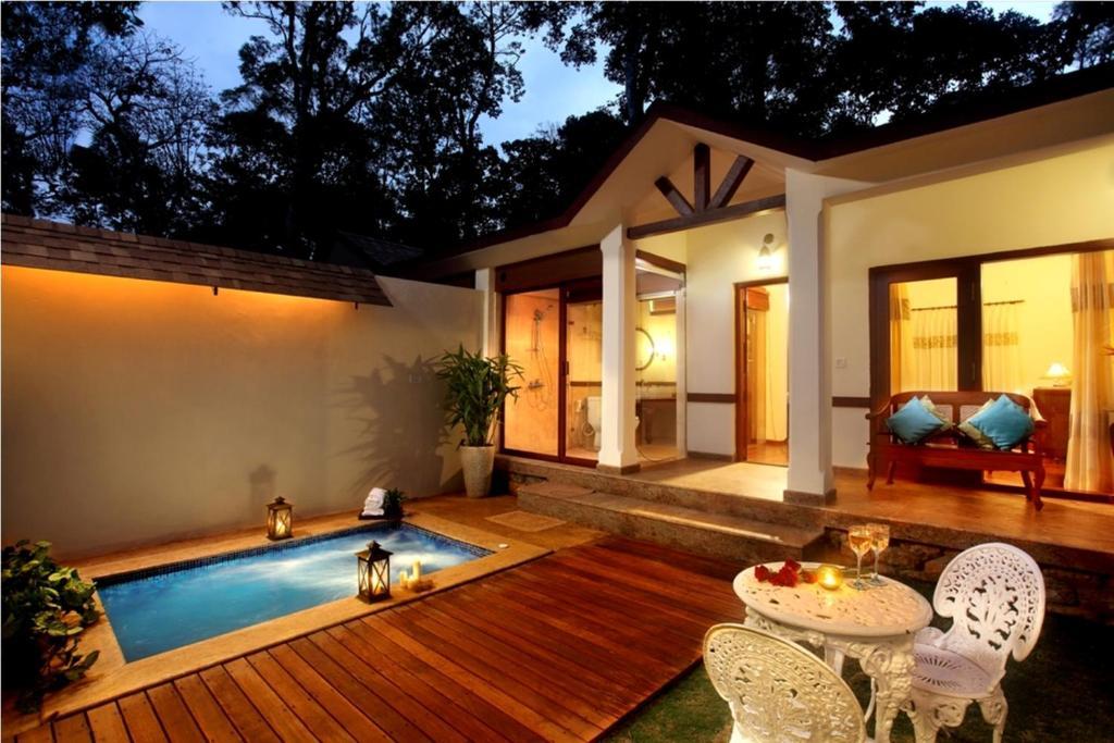 Carmelia Haven Resort Thekkady Bilik gambar