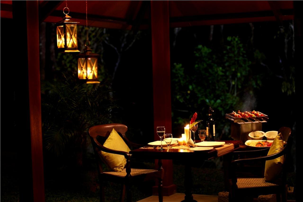 Carmelia Haven Resort Thekkady Bilik gambar